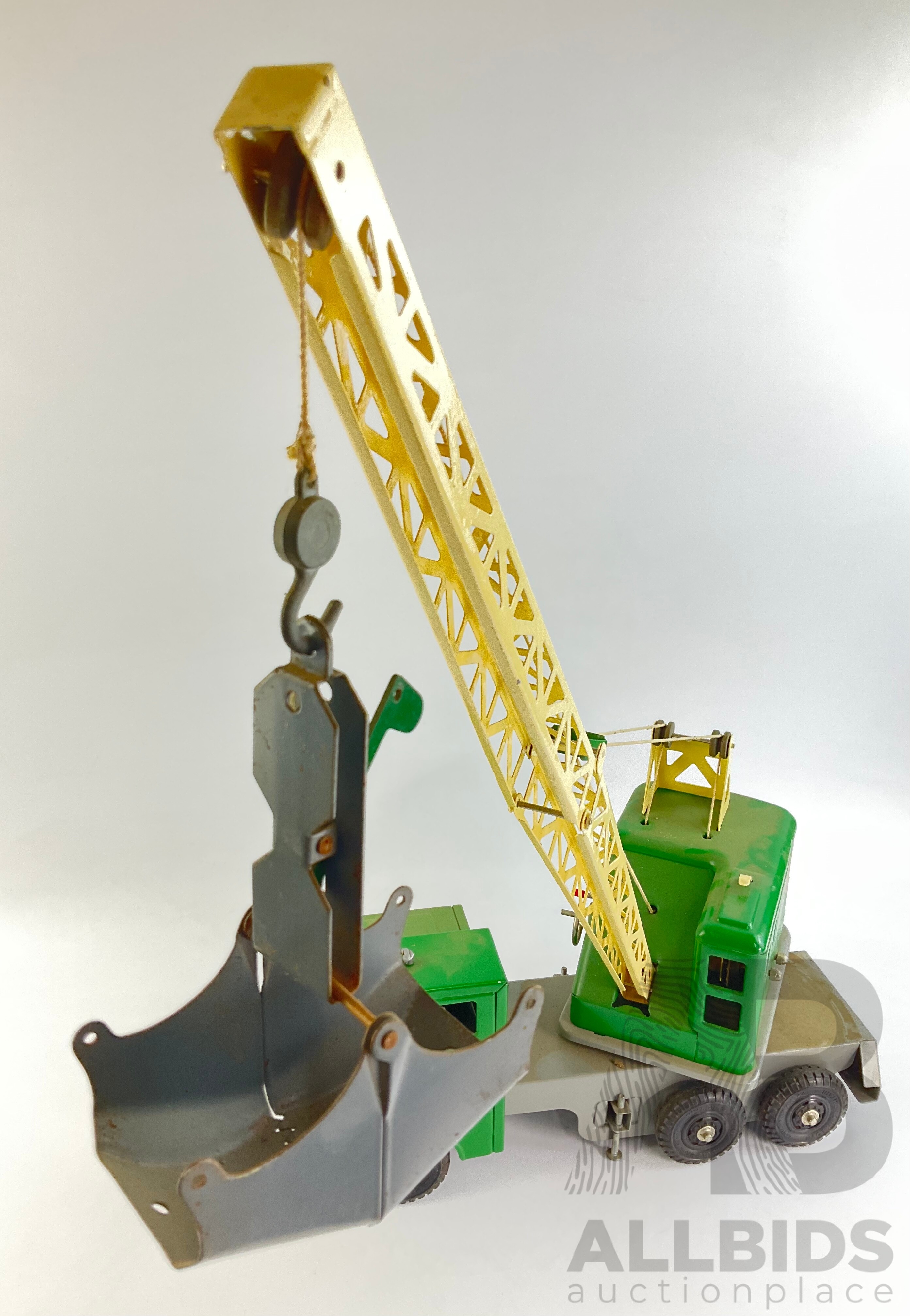 Louis Marx, Vintage Louis Marx and Co Pressed Steel Toy Lumar Contractors  Dragline Truck