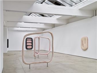 Jens Kothe: Fency Bodies - Berthold Pott