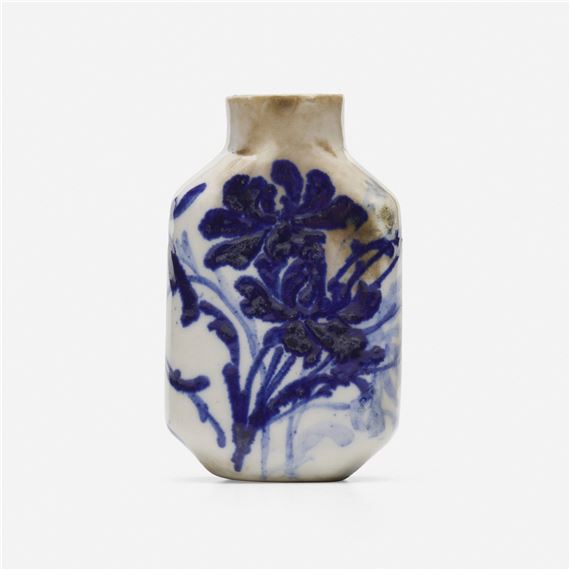 Cabinet vase with chrysanthemums - Mary Louise Mclaughlin