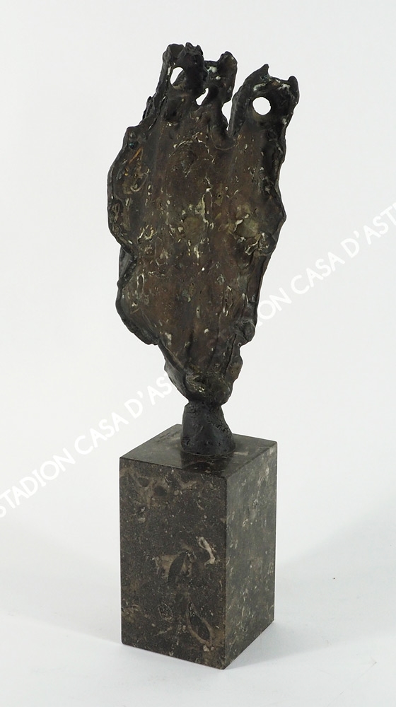 Artwork by Mariano Cerne, "I tre gufi", Made of sculpture in bronze with dark patina its base in marble