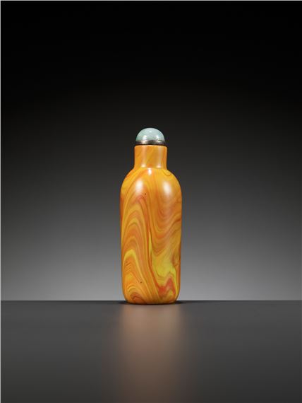 Qianlong | 乾隆款及年代御製仿雄黃料器鼻烟壺| MutualArt