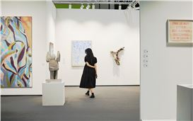 9 Standout Artworks at Frieze Seoul 2023