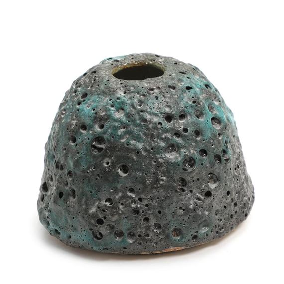 Vase, decorated with thick green-blackish glaze with craters - Gurli Elbækgaard
