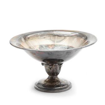 A sterling silver centerpiece with openwork stem - Holger Rasmussen