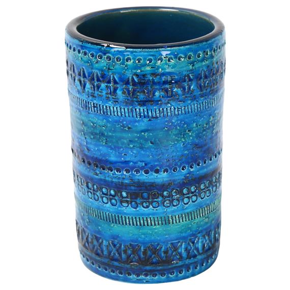 a ceramic cylinder vase in Rimini Blue with incised decoration by Aldo Londi