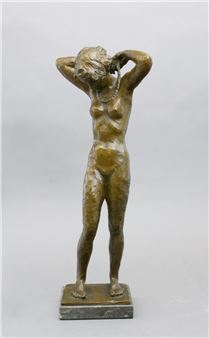 Stehendes Mädchen mit Halskette. - Dorothea von Philipsborn