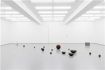 Daniel Gustav Cramer: Objects - Vera Cortês