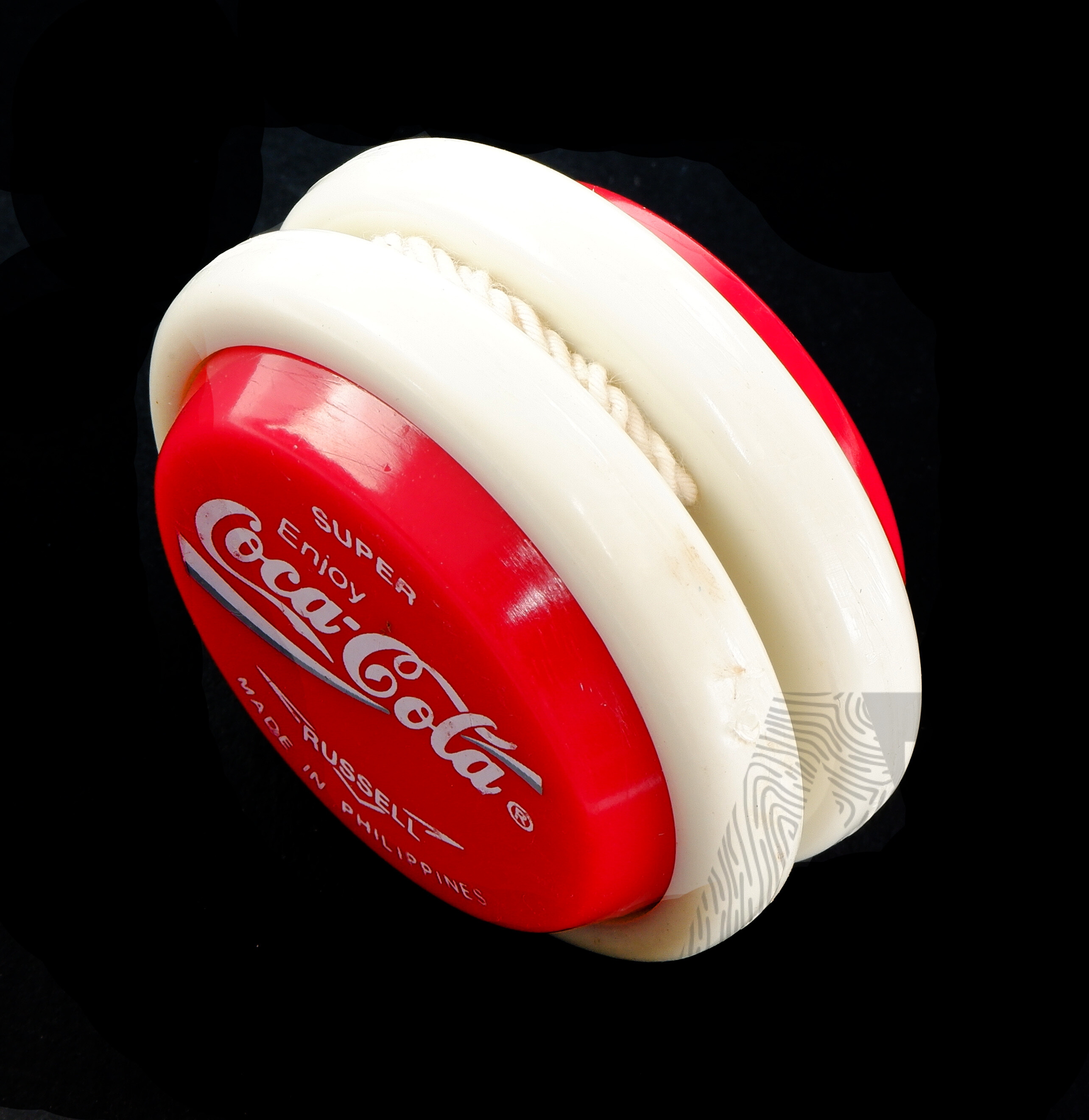 Coca Cola | Vintage Coca Cola Russel Super White and Red Yo Yo | MutualArt