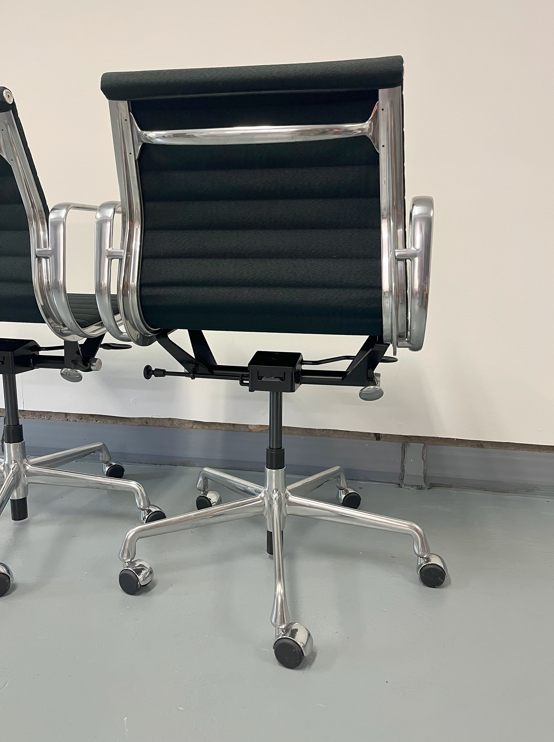 Charles & Ray Eames | Mid Century EAMES For HERMAN MILLER Aluminum ...