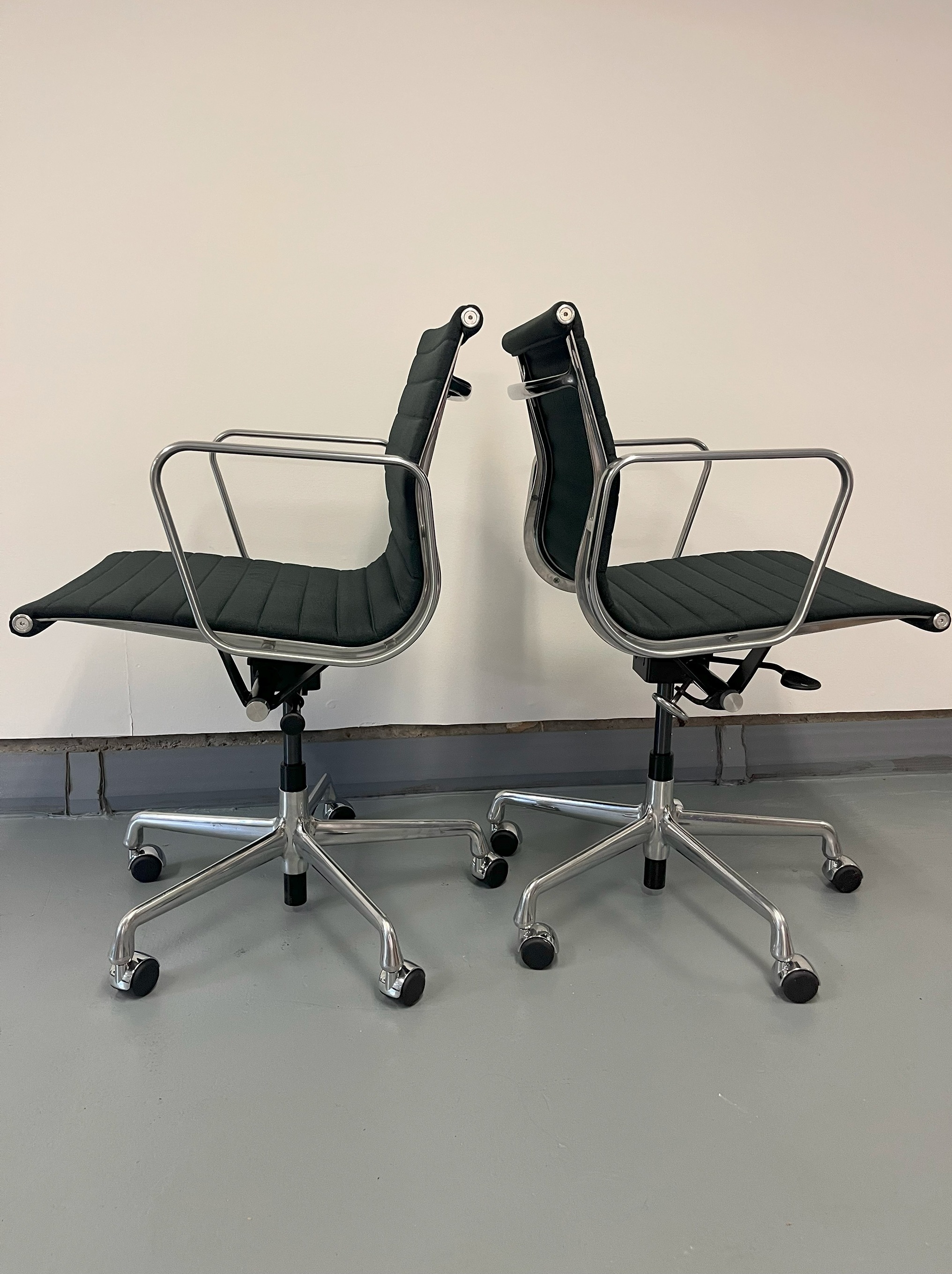 Charles & Ray Eames | Mid Century EAMES For HERMAN MILLER Aluminum ...