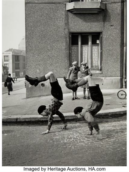 Robert Doisneau | Les Pieds au Mur (1934) | MutualArt