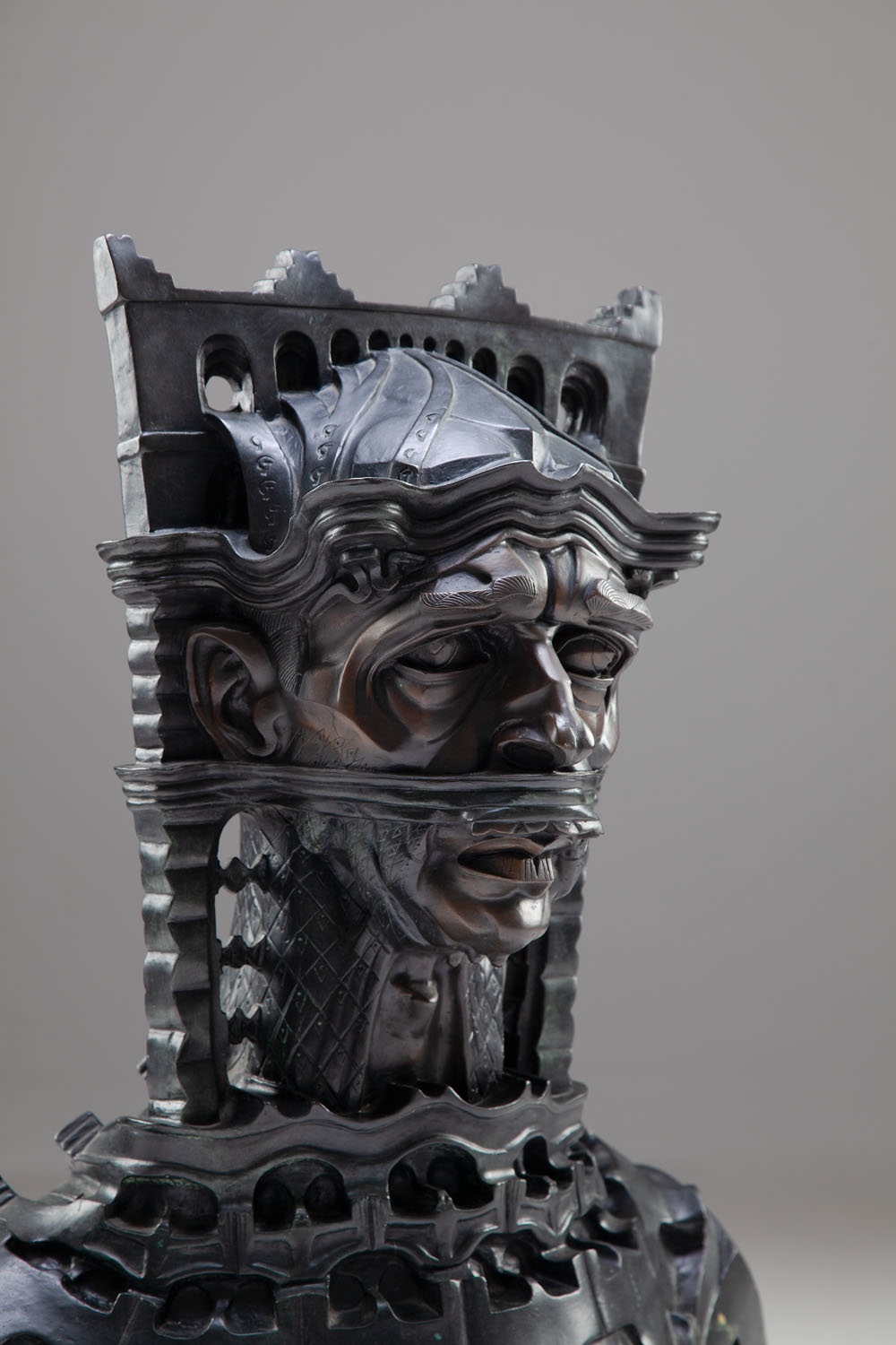 Artwork by Stanislaw Szukalski, Bust of the general Tadeusz Bor-Komorowski, Made of patinated bronze