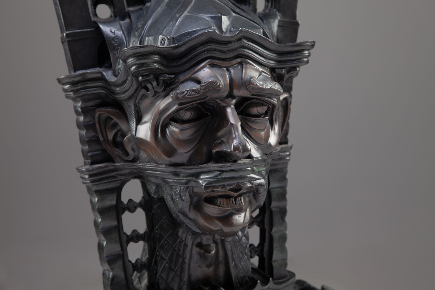 Artwork by Stanislaw Szukalski, Bust of the general Tadeusz Bor-Komorowski, Made of patinated bronze