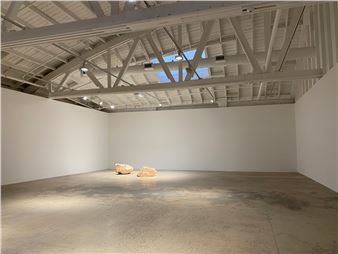 To See or Not to See, Blue-Chip Edition: The Quiet Luxury of Boring Art