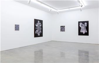 Julie Fragar: Put Your Hands Together - Sarah Cottier Gallery