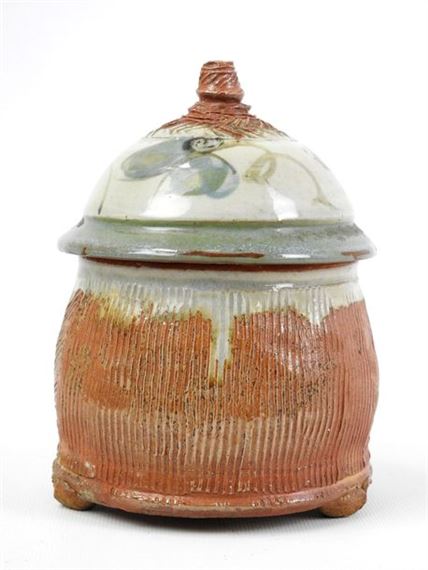 Covered pot - Charlotte Poulsen