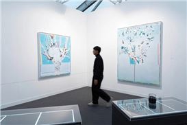 Economic Turmoil in China Hits the Country’s Commercial Galleries