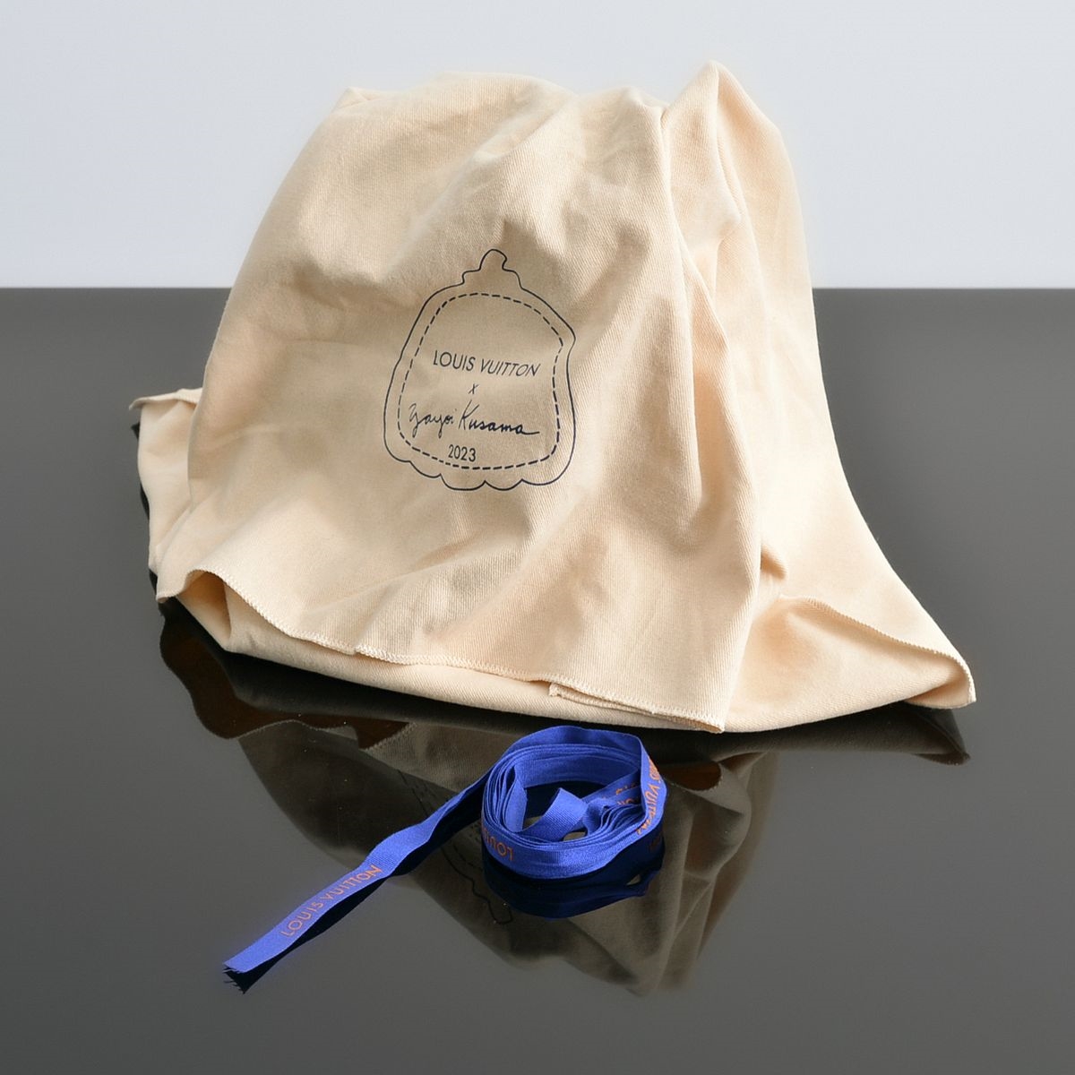 Louis Vuitton x Yayoi Kusama Pumpkin Bag 2023 (Drop 2) : r/Louisvuitton