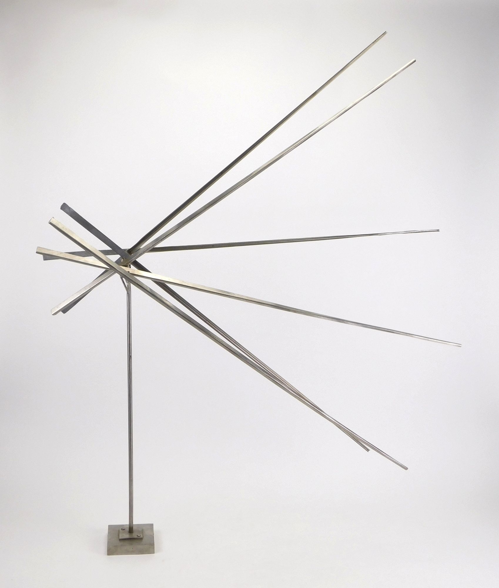 Artwork by George Rickey, Six Lines in an L, Made of stainless steel