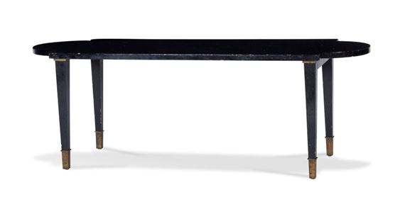 Le plateau aux extrémités cintrées et en retrait