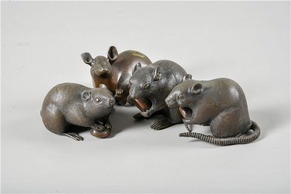 Japanese School | Three small Japanese bronze rats | MutualArt