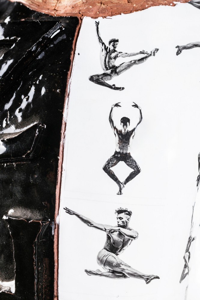 Artwork by Marek Zyga, Silence, Made of Acrylic, glazed ceramic