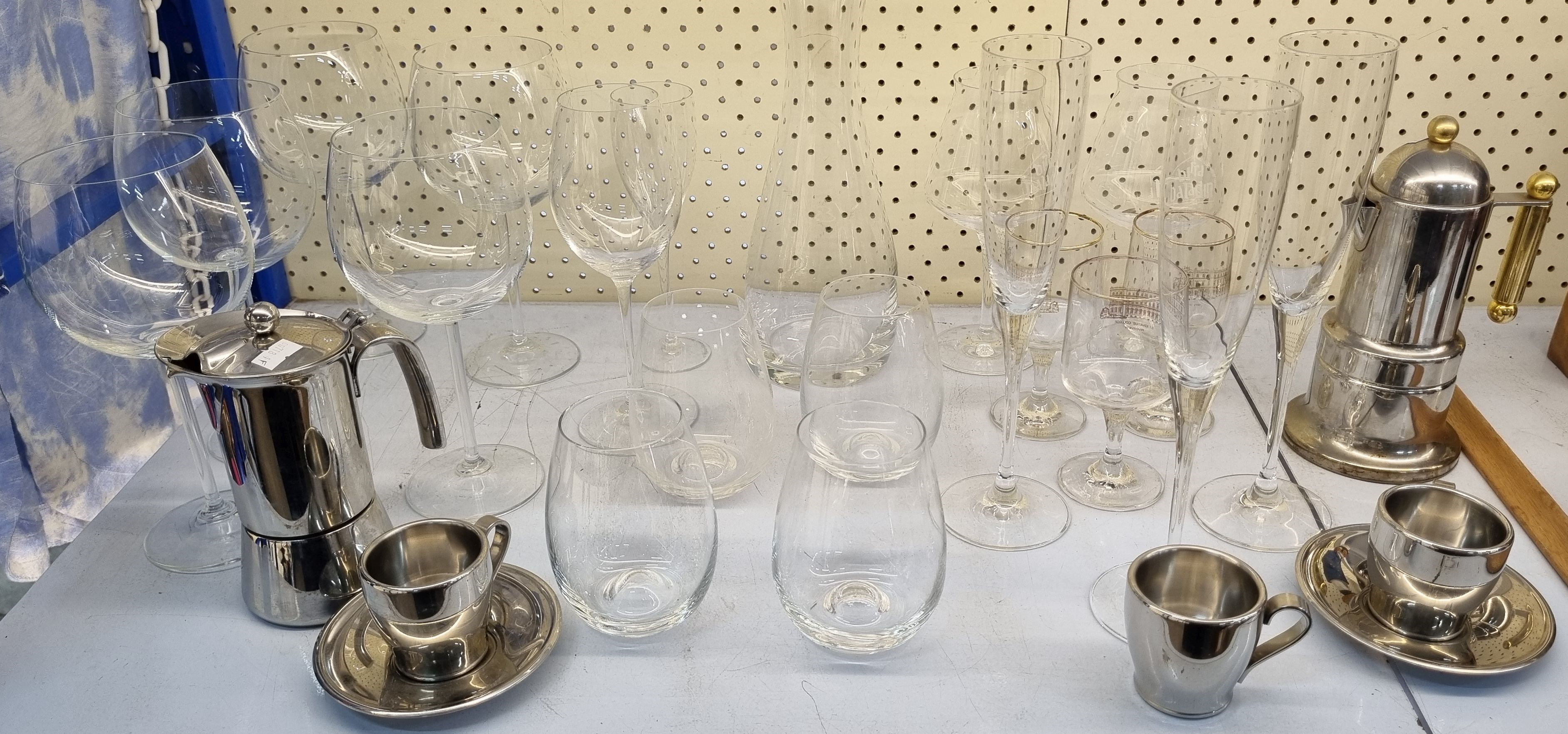 Villeroy & Boch | A GROUP OF FINE GLASS DRINKING WARE | MutualArt