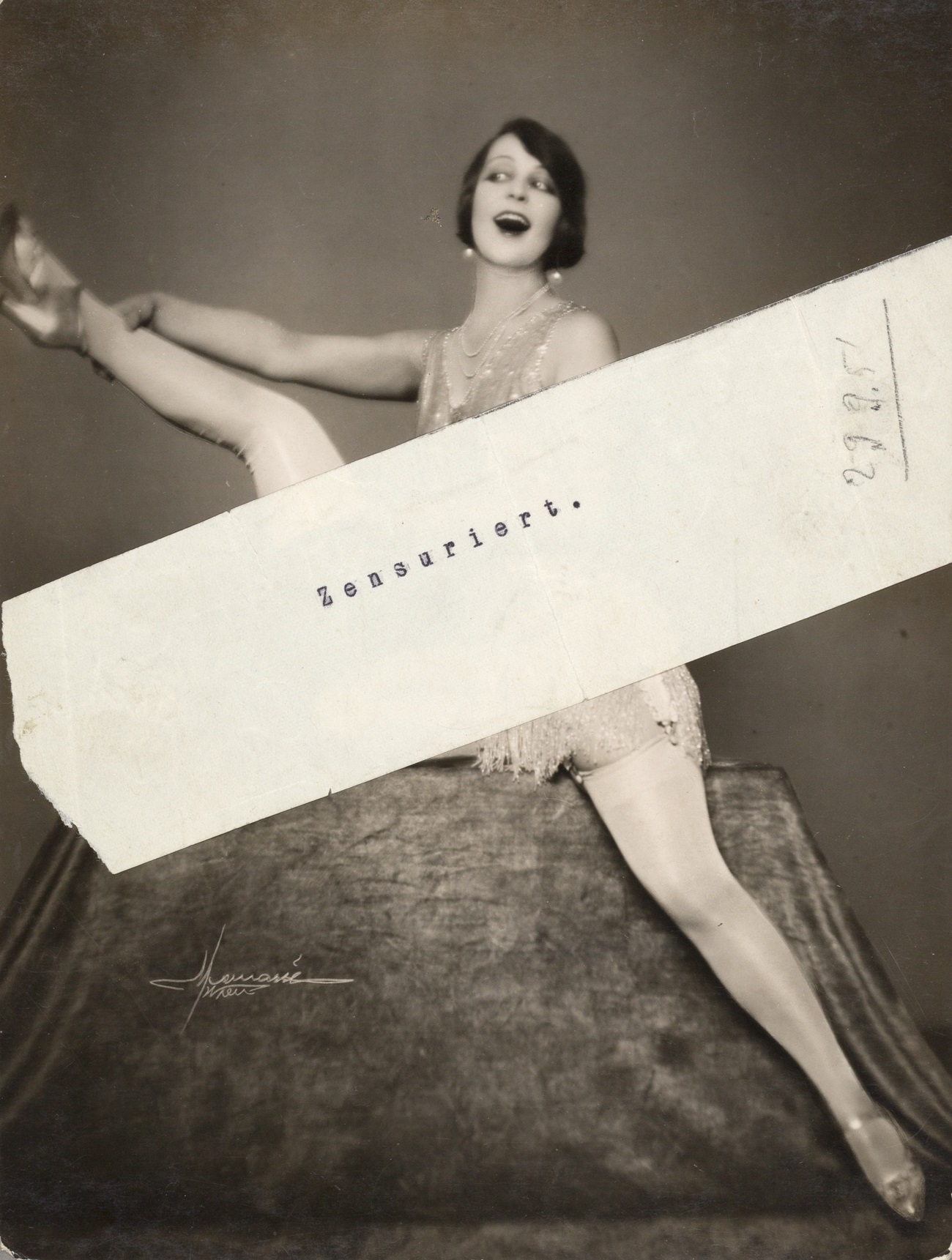 Atelier Manasse | ATELIER MANASSÉ (1922–1938) 'Studie' (Posing with an ...