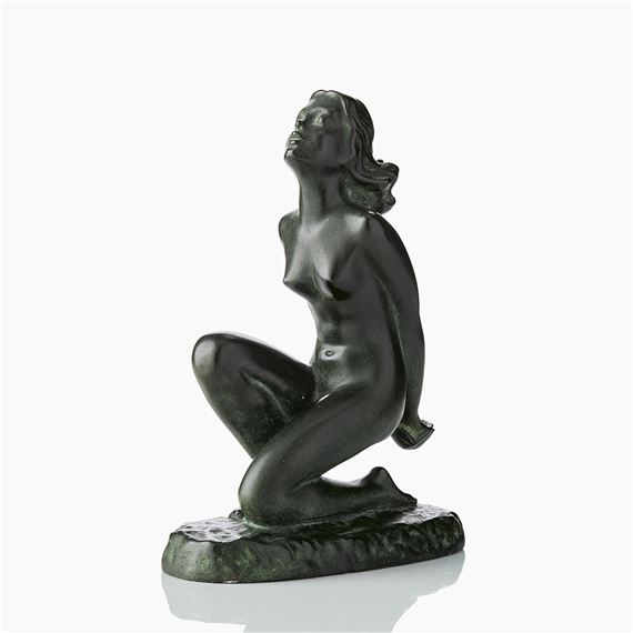 Sittande kvinna by Carin Nilsson