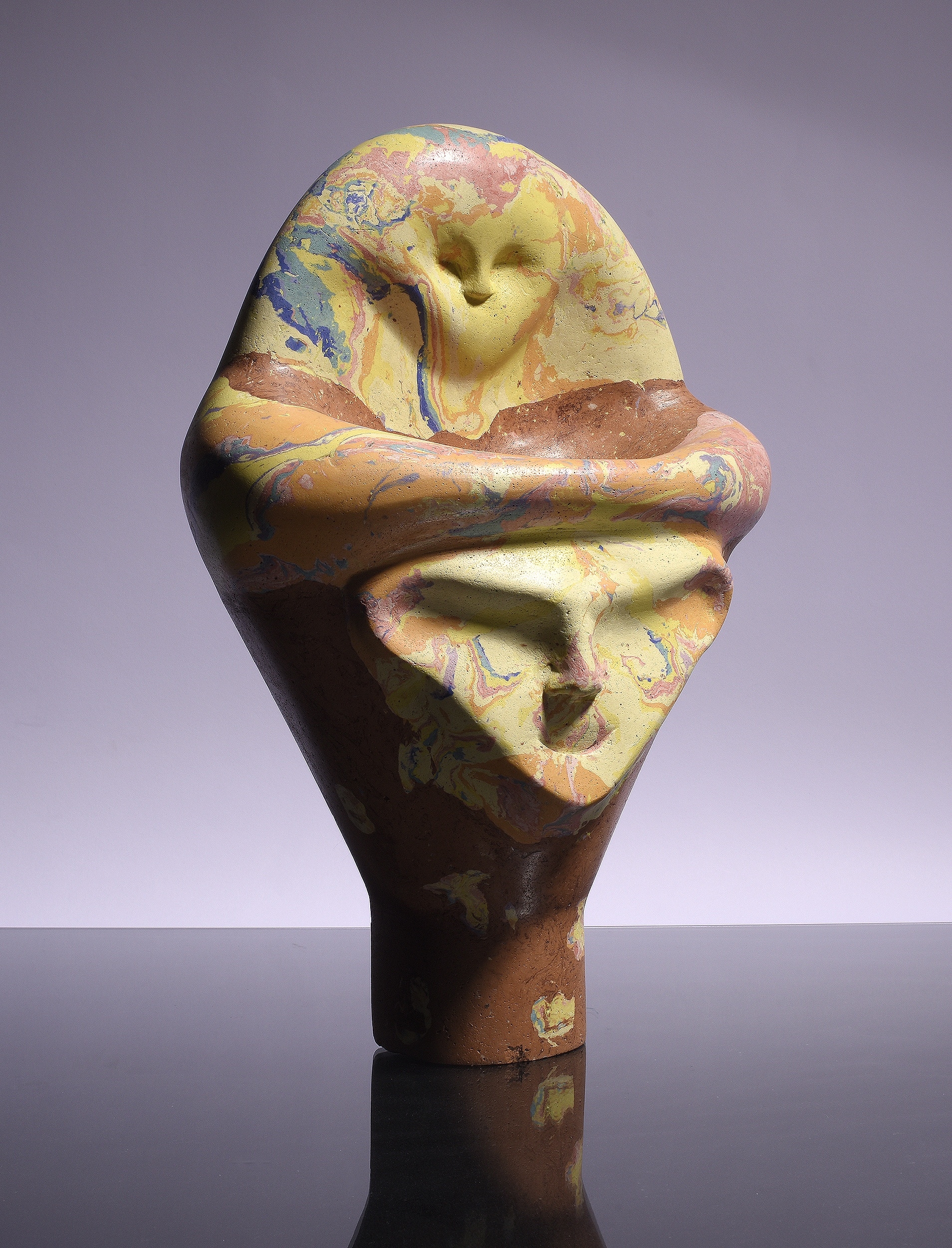 Artwork by Josef Mladejovský, Studnice živého, který mě vidí, 2022, Made of artificial marble