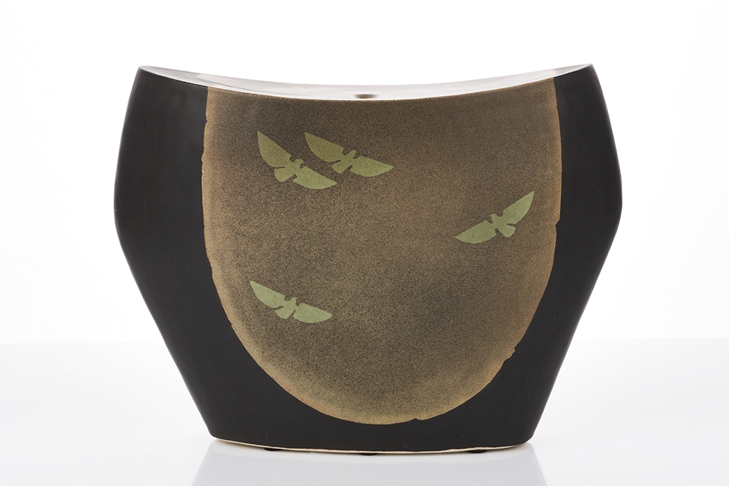 Artwork by Hiroe Swen, Large Ikebana Vase, Made of slab and coil built stoneware of shouldered form