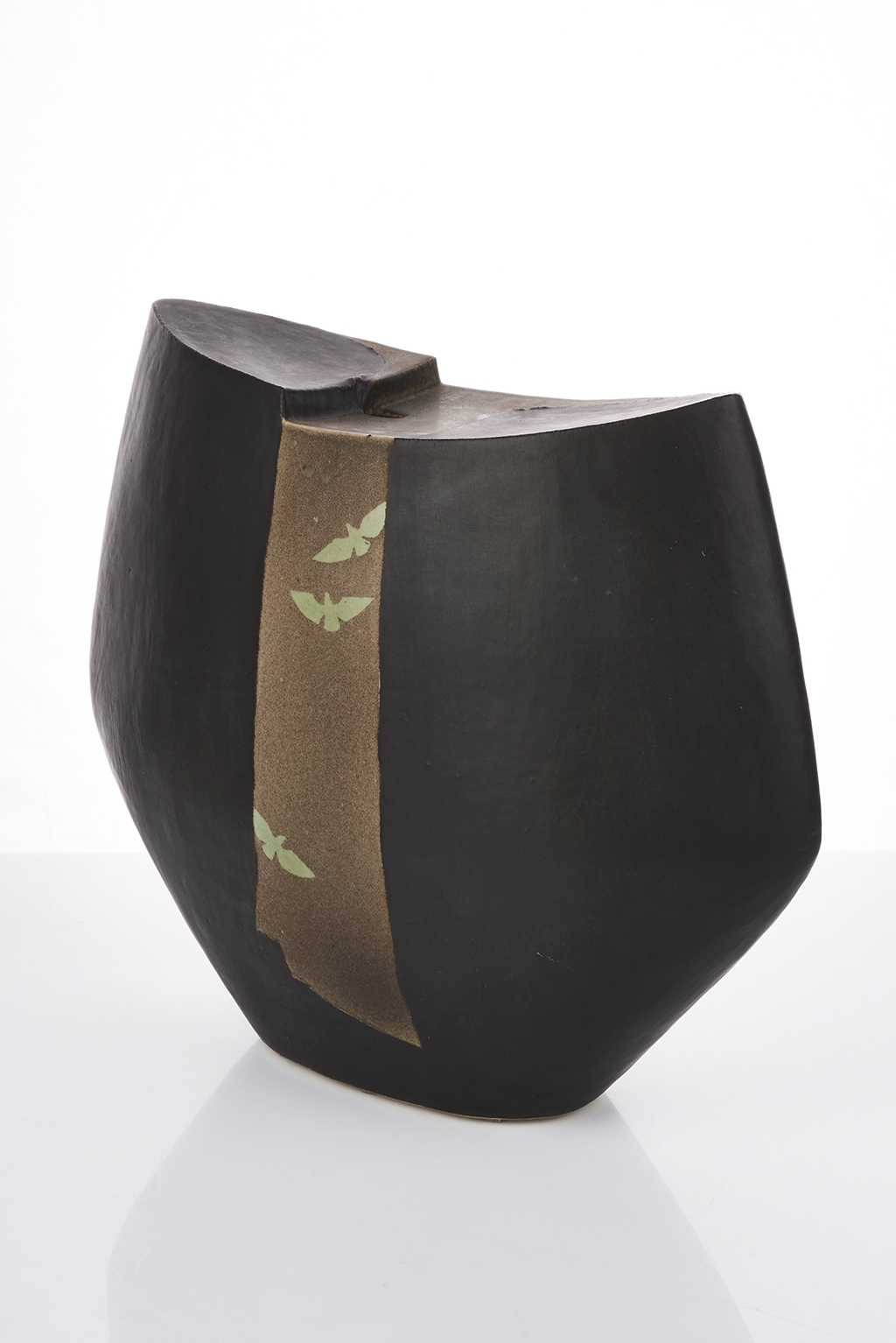 Artwork by Hiroe Swen, Large Ikebana Vase, Made of slab and coil built stoneware of shouldered form