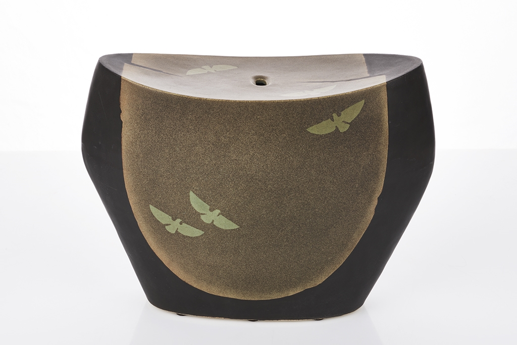 Artwork by Hiroe Swen, Large Ikebana Vase, Made of slab and coil built stoneware of shouldered form