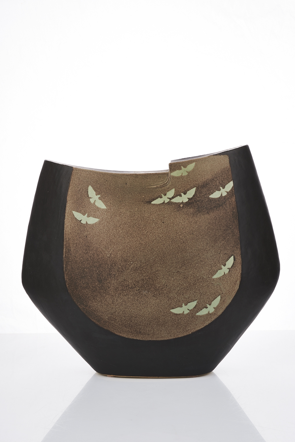 Artwork by Hiroe Swen, Large Ikebana Vase, Made of slab and coil built stoneware of shouldered form