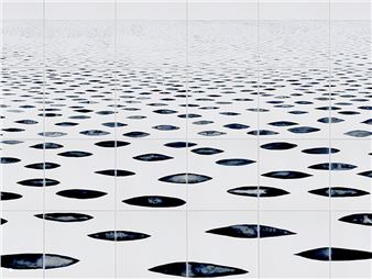 Tania Kovatsas: As above so below - Parafin
