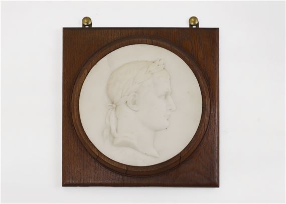 A relief-carved marble panel of Napoleon - Du Jardin