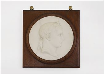 A relief-carved marble panel of Napoleon - Du Jardin