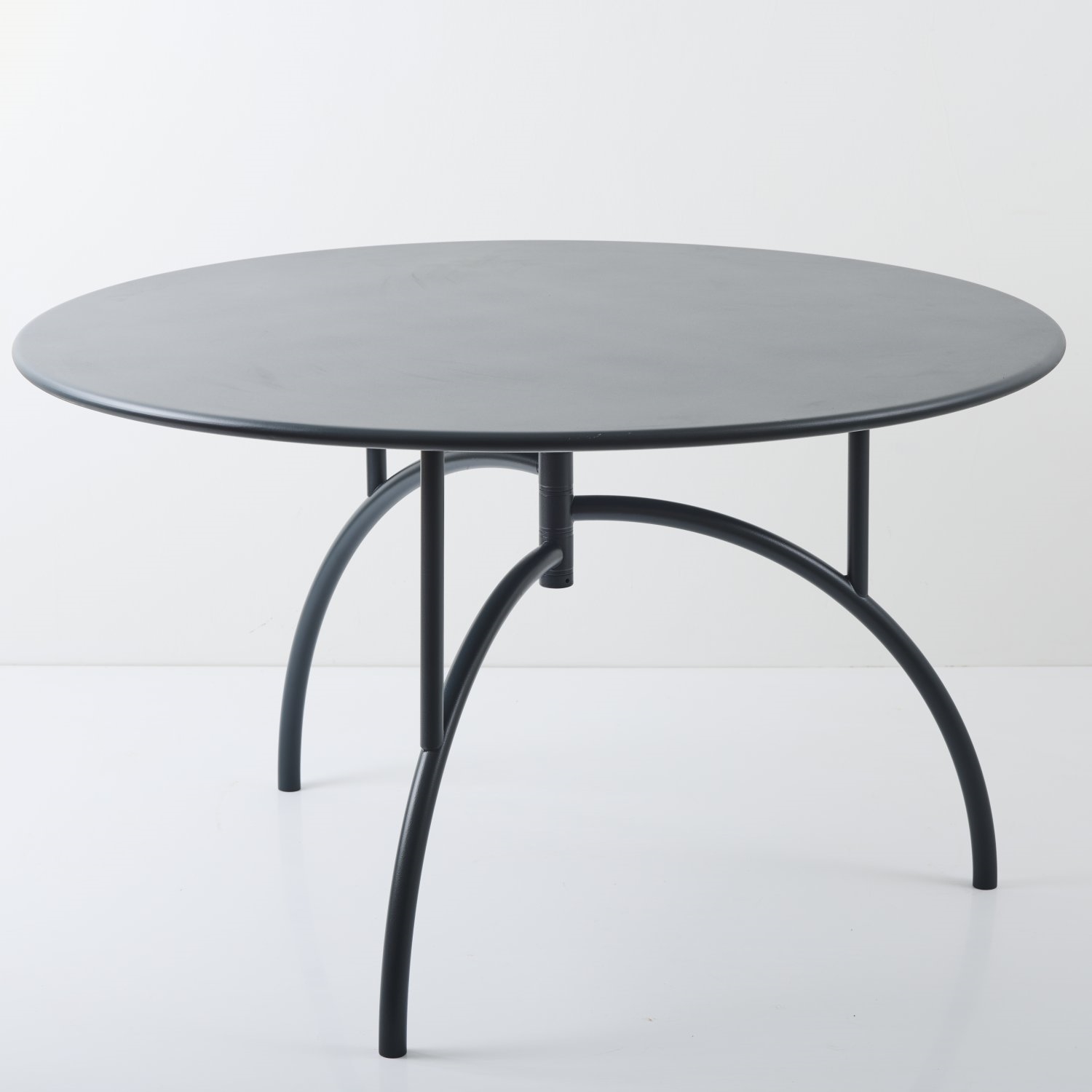 Philippe Starck | 'Tippy Jackson' table (1982) | MutualArt