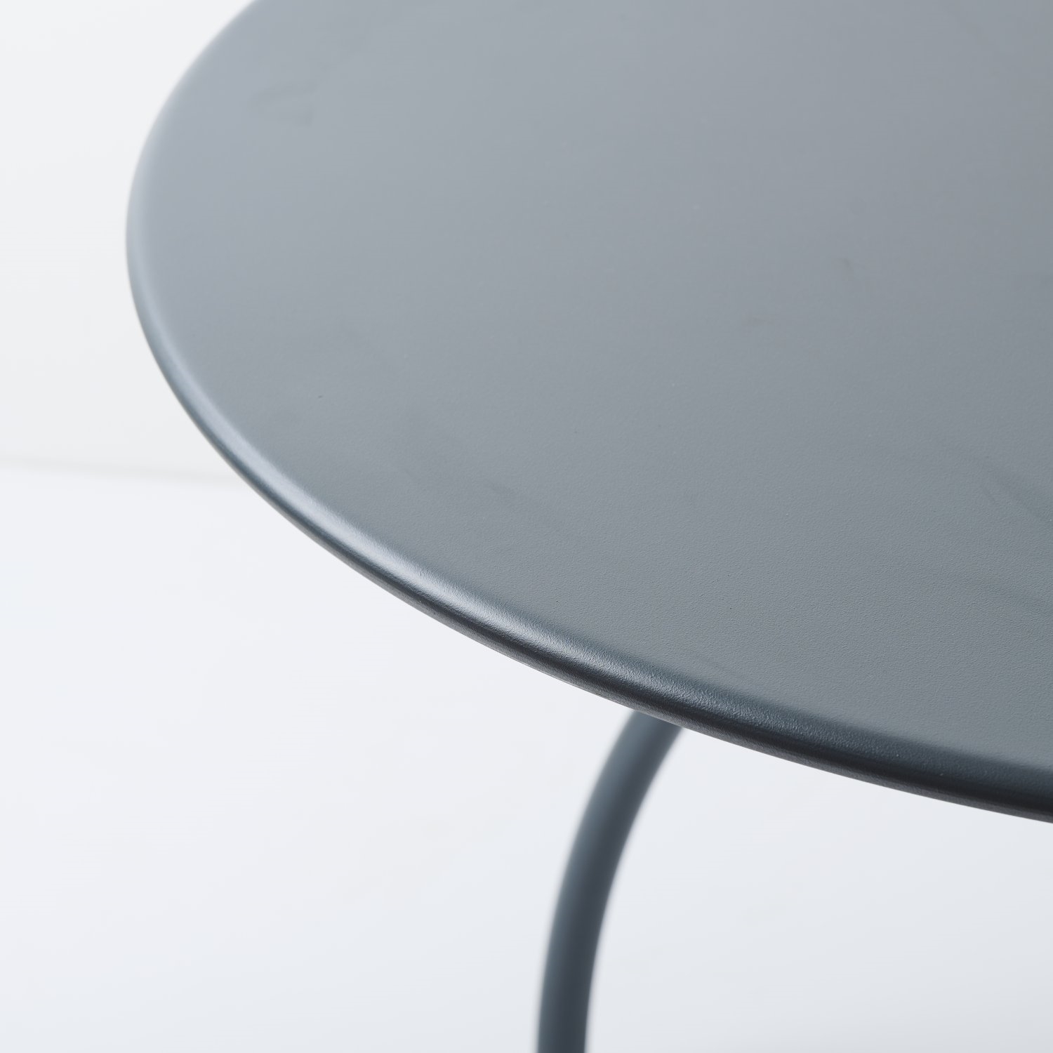 Philippe Starck | 'Tippy Jackson' table (1982) | MutualArt
