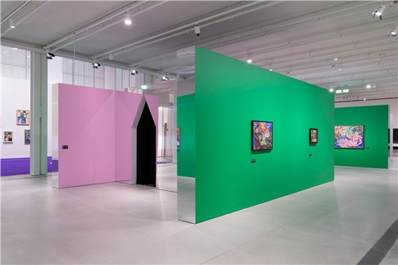 A Cup of Consonances: Approaching Rozanova - V-A-C Foundation, Moscow