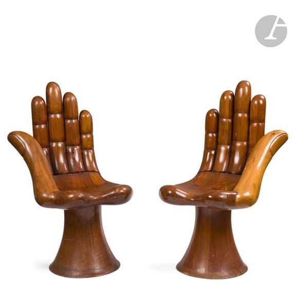 La silla-Mano - Two sculptural chairs by Pedro Friedeberg