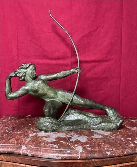 MARCEL BODART (1916-1997)
Diane chasseresse, Lost wax sculpture in bronze with green patina. Length and height 70 cm. Artist's signature and founder's stamp Susse Frères, engraved on the terrace, circa 1950. Patina cracks. - Marcel Bodart