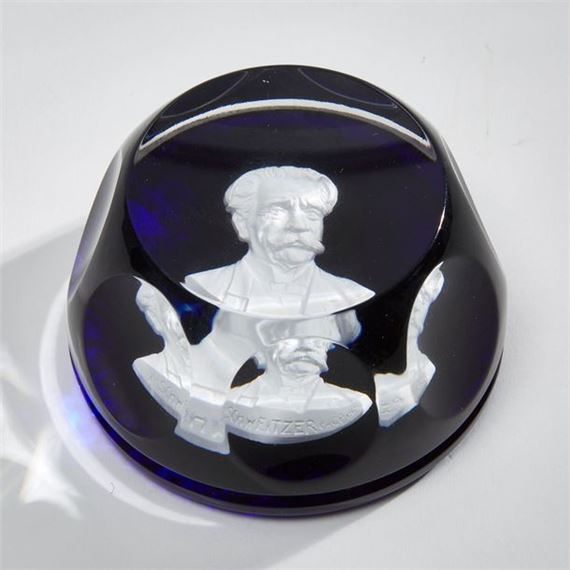 Gilbert Poillerat | Paperweight depicting the bust of Doctor Albert ...