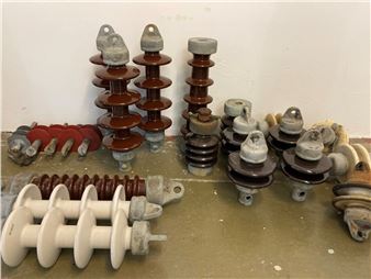 Maren Dubnick: Accumulator - CENTRALE for Contemporary Art, Vitrine