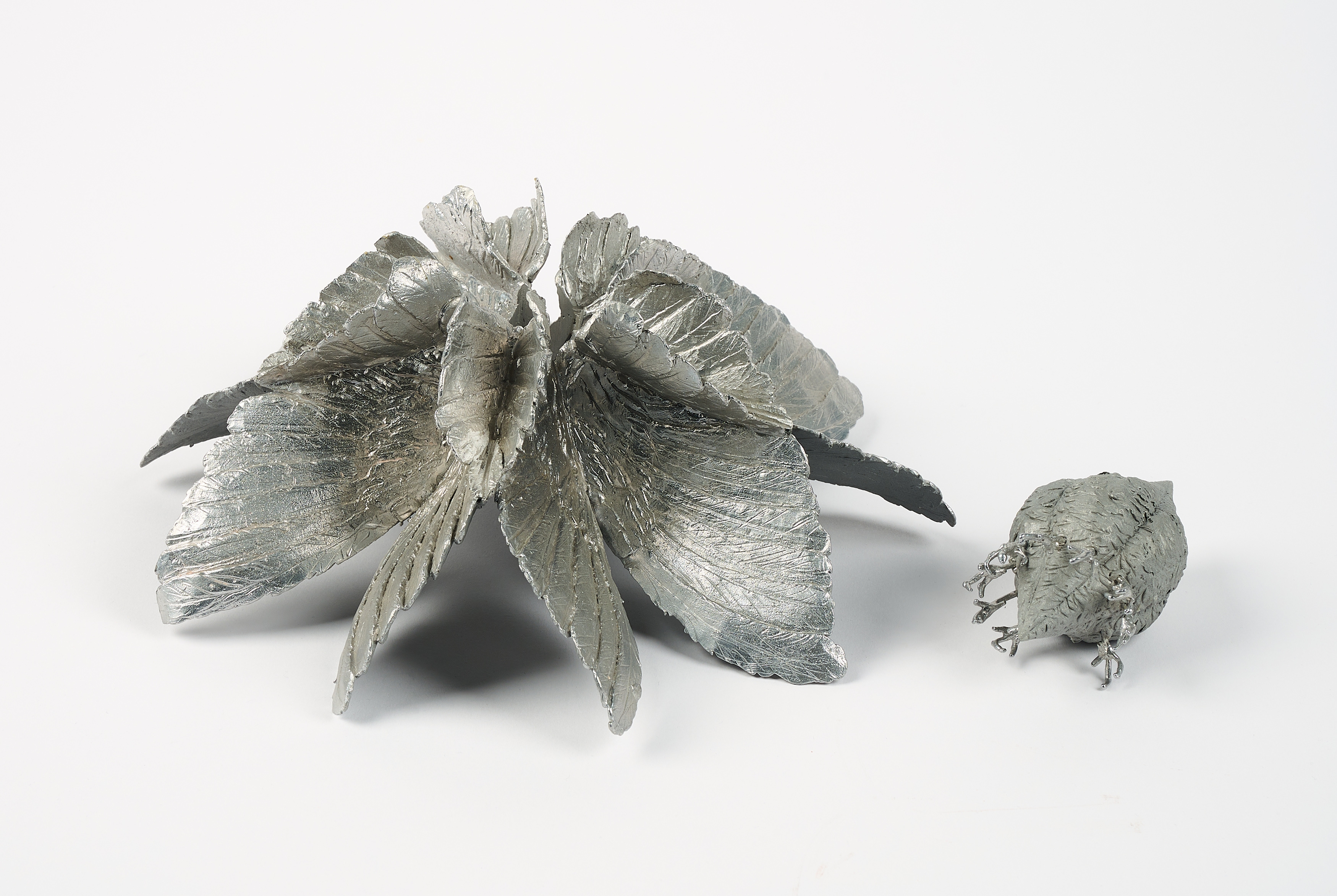 Artwork by Gregor Gaida, Hummingbird Diptychon, Made of Aluminium, silver laquered