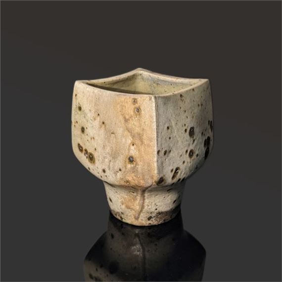 . Vase sur petit piédouche by Robert Deblander