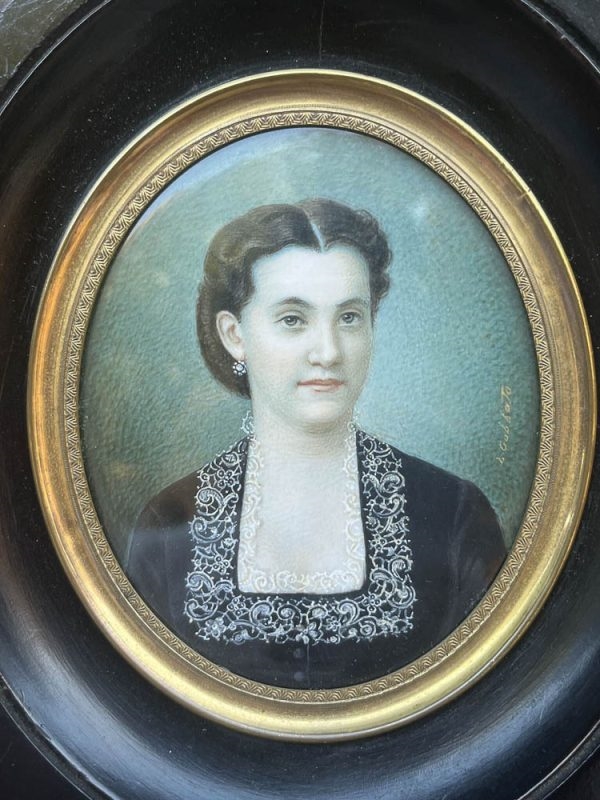 Artwork by L. Gobbato, Portrait de femme à la dentelle, Made of Painted miniature