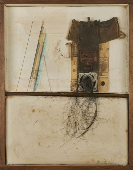 Objektkasten mit Pferdehaar / R III/172. by Karl Fred Dahmen, 1971