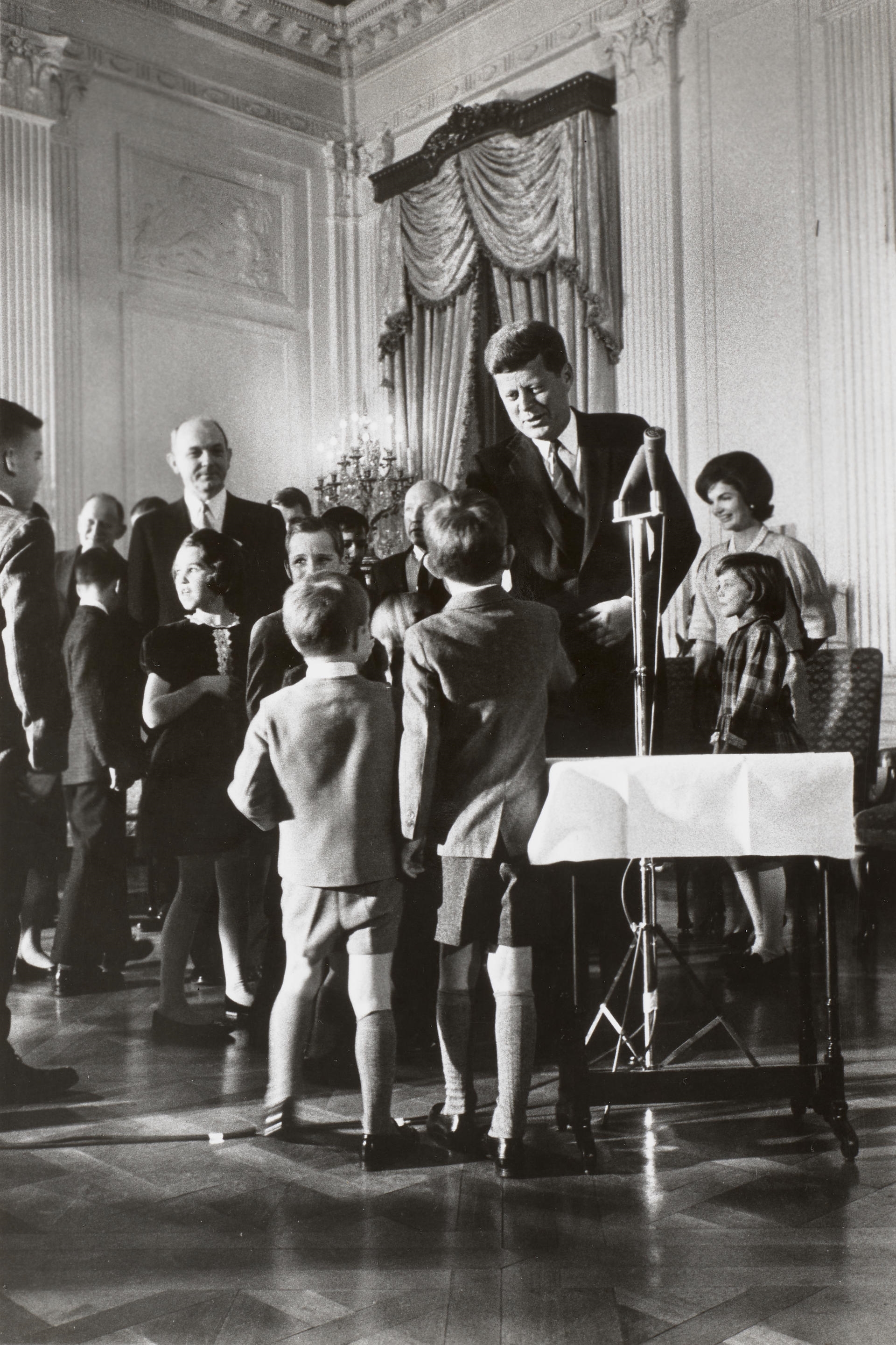 Cornell Capa | President John F. Kennedy with Children at The White ...