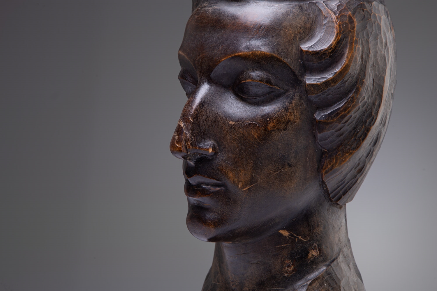 Artwork by Władysław Jania, The bust of a men, Made of wood